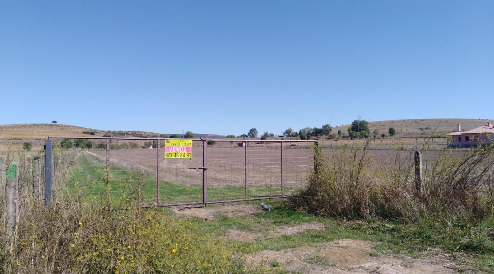 FINCA EN CIUDAD RODRIGO EN CARRETERA DE IVANREY