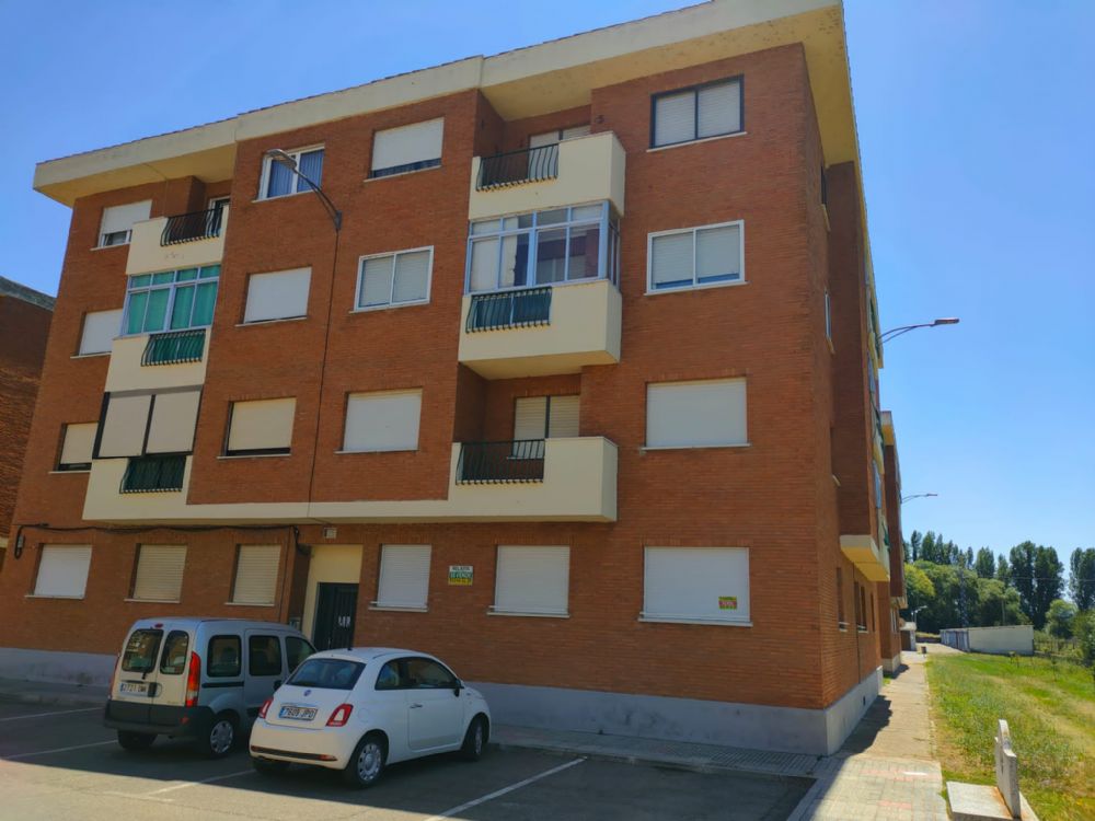 PISO BAJO EN CIUDAD RODRIGO EN C/  CELSO LAGAR (SANTA MARINA)