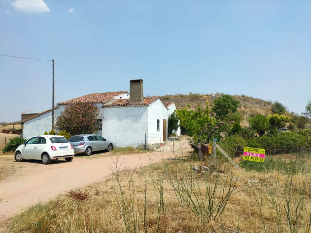 PARCELA CON CASA ,NAVE, HUERTO EN CIUDAD RODRIGO