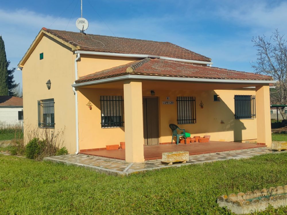 CHALET EN CIUDAD RODRIGO EN ZONA 