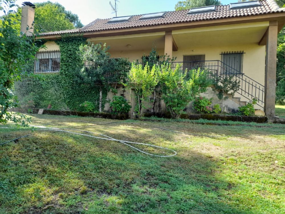 FINCA R�STICA  MAS PARCELA URBANA CON CHALET EN NAVASFRIAS