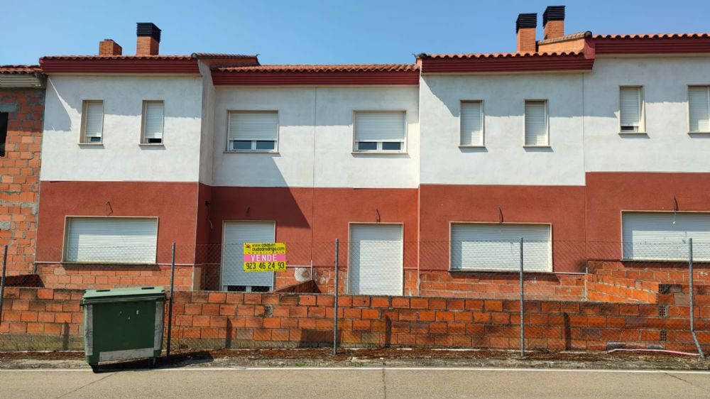 CHALETS EN FUENTES DE O�ORO DE NUEVA CONSTRUCCI�N
