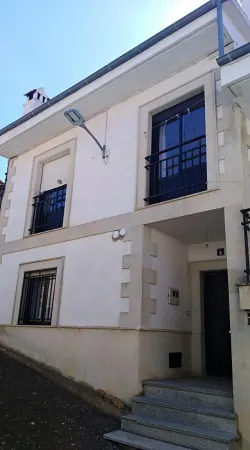 Casa en el Maillo con 10 Dormitorios - foto 3