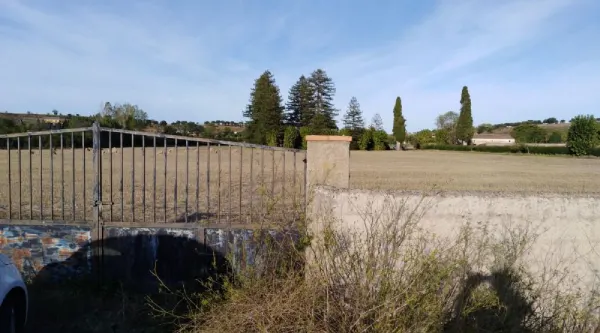 Parcela de Regadío con Casa y Naves en Ciudad Rodrigo - foto 1