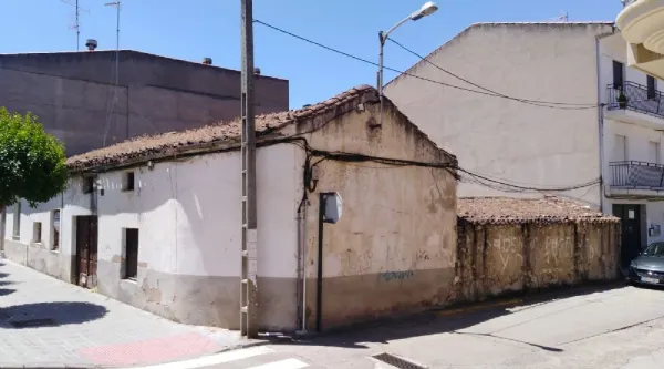 Casa en Ciudad Rodrigo en Calle Santa Clara para Reformar - foto 2