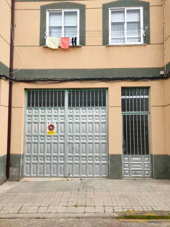 Local-Garaje en C/ Jesús Pereira de Ciudad Rodrigo (Salamanca) - foto 1