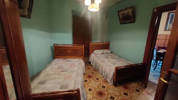 Casa en Pleno Centro de Fuenteguinaldo (Salamanca) - foto 3