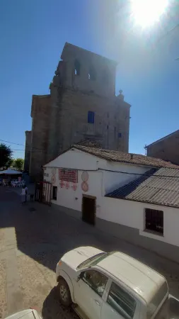 Casa en Pleno Centro de Fuenteguinaldo (Salamanca) - foto 4