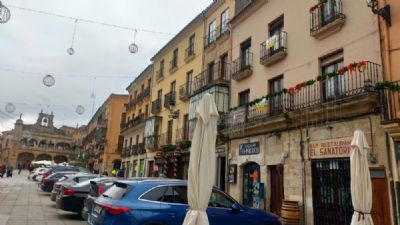 EDIFICIO EN PLENA PLAZA MAYOR DE CIUDAD RODRIGO - foto 4