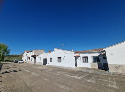 CASA EN IVANREY, REFORMADA CON GRAN PATIO Y CONSTRUCCIONES - foto 2
