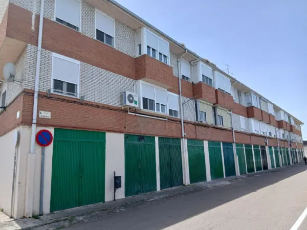 Piso en Ciudad Rodrigo en C/ Lorenzo Roldan - foto 1