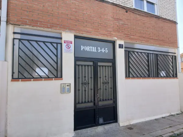Piso en Ciudad Rodrigo en C/ Lorenzo Roldan - foto 3